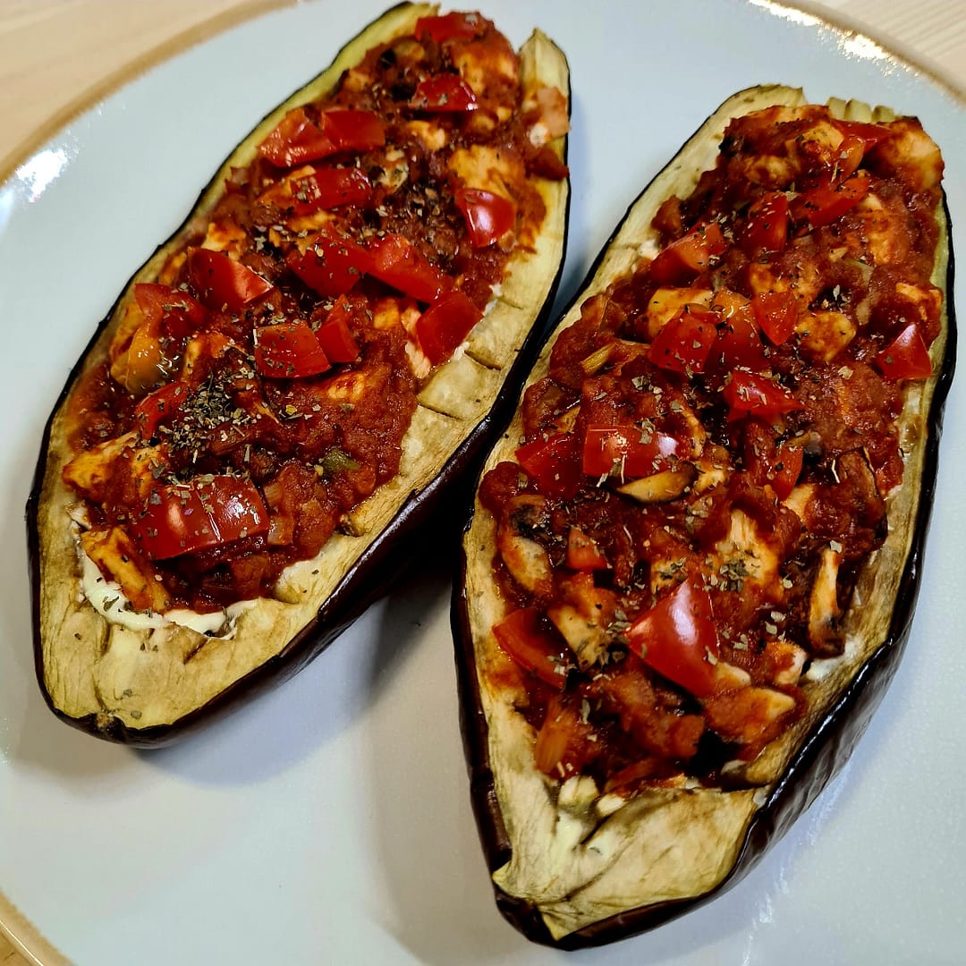 Gefüllte Aubergine mit Hähnchen und Frischkäse