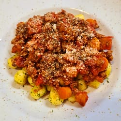 High Protein Gnocchi mit Rinderhack und Tomate